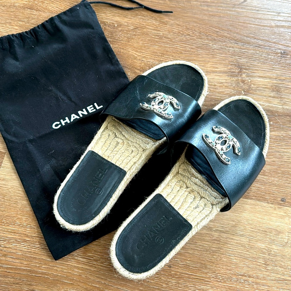 Authentic Chanel slides 41